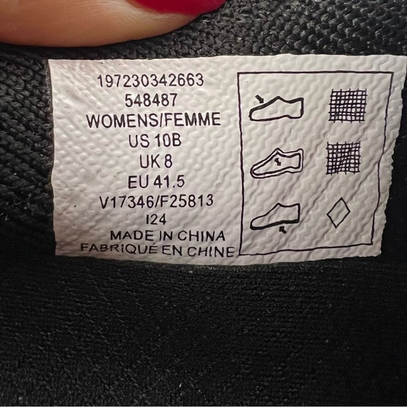 Lands’ End casual knit slip-on sneakers in black with white soles. - Picture 7 of 7